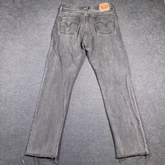 Levi's 501 Jeans Women Size 27 Gray Straight Leg Button Fly Raw Hem Denim Mom - Picture 4 of 11